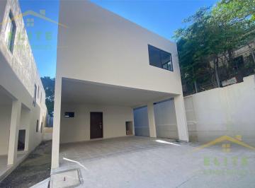 Casa · 210m² · 3 Recámaras · 2 Estacionamientos · Casa en Venta Colonia Volantin Tampico