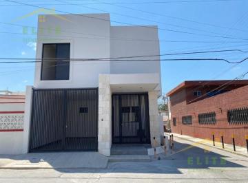Casa · 174m² · 3 Recámaras · 2 Estacionamientos · Casa en Venta Col. Las Americas Cd Madero