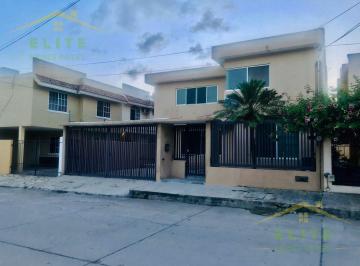 Casa · 333m² · 4 Recámaras · 2 Estacionamientos · Casa en Venta Colonia Tamaulipas