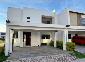 1 · Casa en Venta en Altozano La Nueva Laguna