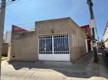 Casa · 240m² · 3 Recámaras · 2 Estacionamientos · Casa en El Rosedal