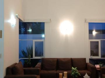 Casa · 190m² · 2 Recámaras · 2 Estacionamientos · Casa en Fraccionamiento Tres Arroyos