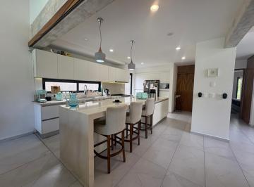 Casa · 500m² · 4 Recámaras · 4 Estacionamientos · Casa en Renta Lagos del Sol Cancún Qr