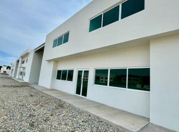 Bodega comercial · 825m² · Se Renta Bodega Cerca de La Refineria Dos Bocas