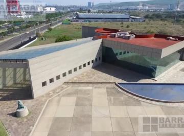 Edificio · 12100m² · 15 Estacionamientos · Corporativo en Venta y Renta en Excelente Ubicación