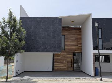 Casa · 279m² · 4 Recámaras · 3 Estacionamientos · Casa en Parque Colima con Recamara en Pb y un Hermoso Roof Garden