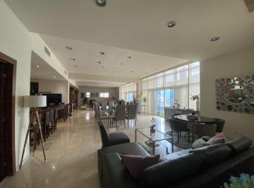 Departamento · 282m² · 3 Recámaras · 2 Estacionamientos · Departamento en Venta en Valle Oriente