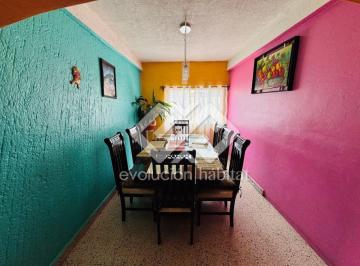 Casa de 5 habitaciones, Jiutepec · Casa Sola en Venta en Col. Flores Magon, Cuernavaca