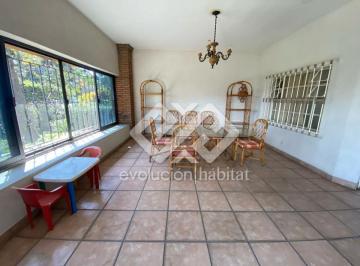 Casa de 5 habitaciones, Cuernavaca · Casa Sola con Alberca y Jardines Amplios en Cuernavaca