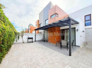 Casa de 3 habitaciones, Querétaro · Casa en Venta en Altozano Queretaro | 3 Recamaras | 2.5 Baños | Oficina o Estudio en Pb | Patio - Yr