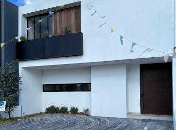 Casa · 197m² · 4 Recámaras · 2 Estacionamientos · Casa en Venta El Condado Corregidora Querétaro