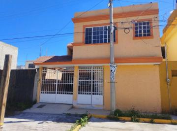 Casa de 4 habitaciones, Mineral de la Reforma · Vendo Hermosa Casa en Fraccionamiento Villas del Alamo