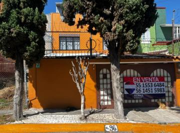 Casa · 221m² · 5 Recámaras · 1 Estacionamiento · Casa en Venta - (4)