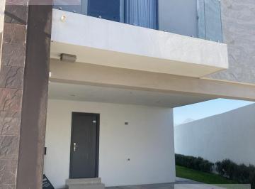 Fachada principal · Casa en Venta Adara
