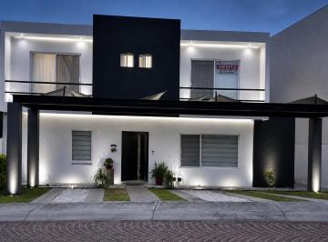 Casa de 3 habitaciones, Querétaro · Casa Lomas de Juriquilla con Alberca + Jacuzzi