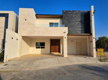 Casa de 4 habitaciones, Saltillo · Casa en Venta en Rincón de Alcántara