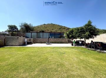 Terreno / Lote , Tlajomulco de Zúñiga · Oportunidad de Inversión: Terreno con Construcción Aprovechable.