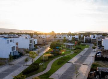 Casa en Venta de 3 habitaciones Fraccionamiento Solares · Casa en Venta en Solares