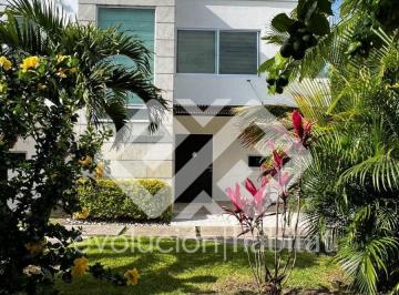Casa en condominio de 3 habitaciones, Yautepec · Casa en Venta en Oaxtepec, Morelos