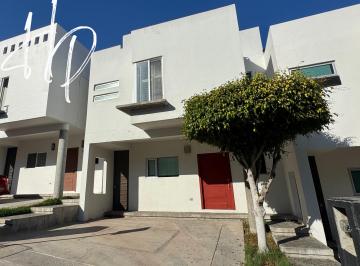 Casa de 3 habitaciones, Tijuana · Casa en Renta en Calete 3 Recamaras Privada Coto Uno
