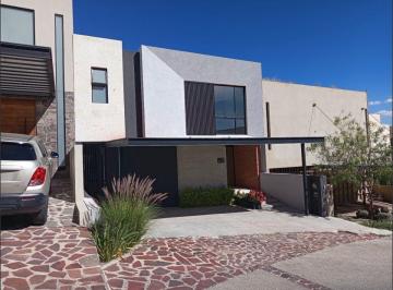Casa de 4 habitaciones, Querétaro · Casa Roca en Venta en Altozano