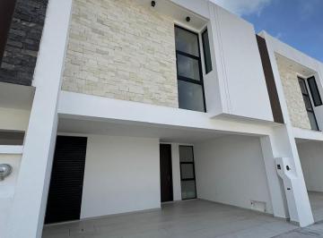 Casa · 3 Recámaras · 2 Estacionamientos · Casa en Venta en Real Campestre