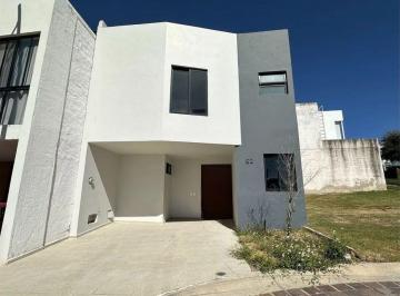 Casa · 149m² · 3 Recámaras · 2 Estacionamientos · Casa en Venta Capital Norte