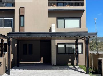 Casa · 144m² · 4 Recámaras · 2 Estacionamientos · Renta Villas Carriedo Amueblada
