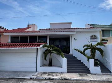 Casa · 398m² · 3 Recámaras · 2 Estacionamientos · Casa en Venta Fraccionamiento Costa de Oro