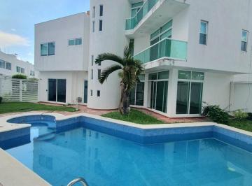 Casa · 487m² · 4 Recámaras · 2 Estacionamientos · Casa en Venta en Hacienda Casa Blanca Zona Country