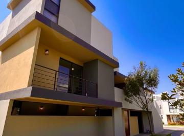 Departamento · 97m² · 3 Recámaras · 2 Estacionamientos · Depa de Lujo de Planta Baja, Opción a 3 Recámaras. con Terraza, Zakia, Querétaro