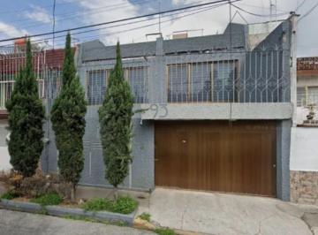 Casa de 3 habitaciones, Nezahualcóyotl · Venta de Casa en Metropolitana Primera Seccion Nezahualcoyotl. Recuperacion Bancaria