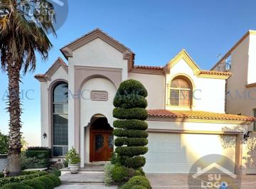 Casa · 392m² · 4 Recámaras · Casa en Venta en Residencial Country Club San Francisco