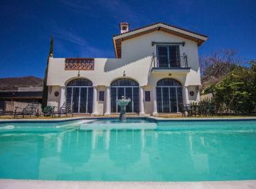 cdd59fbe118f1fe8b515963c6a3045244c0bf4cf055bc5dbf93759eec699bb79 · Casa Mexicana en Chapala con Vista Al Lago