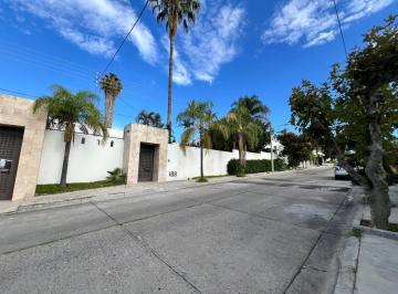 Casa · 635m² · 3 Recámaras · 6 Estacionamientos · Casa en Venta y Renta Arbide, León, Guanajuato
