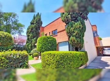 Casa de 4 habitaciones, Miguel Hidalgo · Casa con Estudio, Amplio Jardín y Terraza, en Venta, Miguel Hidalgo, Cdmx