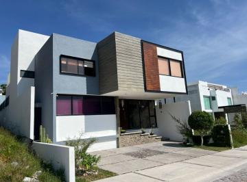 Casa de 4 habitaciones, Corregidora · Cañadas del Lago en Venta Hermosa Casa Frente a Costco Vistas a La Montaña