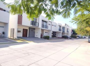 Casa en condominio de 3 habitaciones, Tlajomulco de Zúñiga · Casa en Venta en Fraccionamiento Bellaterra Coto Fronda