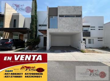 Casa · 270m² · 3 Recámaras · 2 Estacionamientos · Hermosa Casa en Venta en Juriquilla Santa Fe
