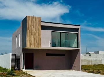 Casa · 176m² · 3 Recámaras · 2 Estacionamientos · Casa en Preventa Lomas de La Rioja
