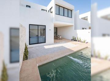 Casa de 3 habitaciones, Mérida · Casa con Terraza y Alberca Privada, en Venta, Temozón Norte, Mérida