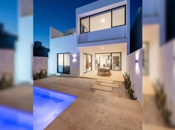 Casa de 3 habitaciones, Mérida · Casa con Alberca Privada y Terraza, en Venta, Temozón Norte, Mérida