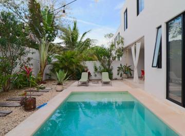 Casa de 4 habitaciones, Mérida · Casa de 4 Recámaras con Alberca en Privada Parque Central, Mérida