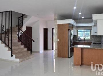 Casa · 185m² · 3 Recámaras · 2 Estacionamientos · Casa en Venta en Real del Valle, Mazatlán, Sinaloa.