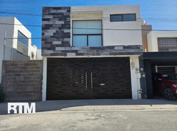 Casa · 197m² · 3 Recámaras · 2 Estacionamientos · Casa en Venta en Fraccionamiento d'Rada, Villa de Pozos