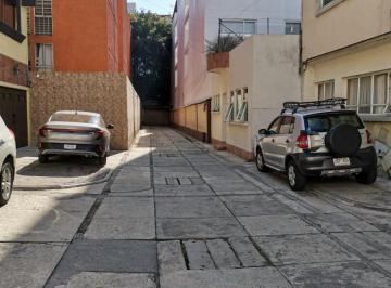 Casa · 321m² · 5 Recámaras · 4 Estacionamientos · Casa en del Valle Centro