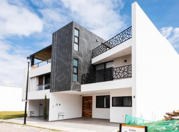Casa · 365m² · 4 Recámaras · 2 Estacionamientos · Casa en Venta