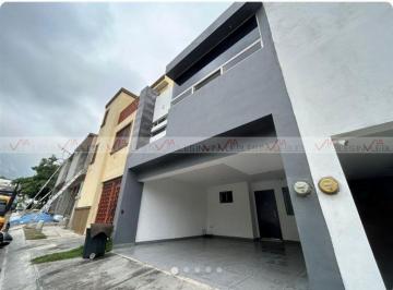 Casa · 99m² · 3 Recámaras · 2 Estacionamientos · Casa en Renta en Real del Valle