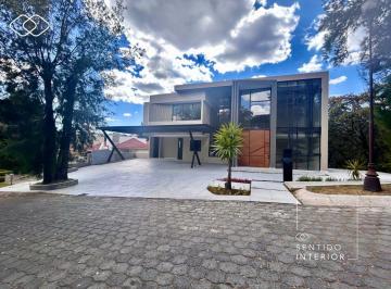 Casa de 4 habitaciones, Atizapán de Zaragoza · Casa con 4 Recámaras en Venta, 1361 m² Superficie de Terreno, Valle Escondido
