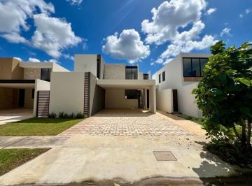 Casa en condominio de 4 habitaciones, Mérida · Se Vende Casa de 4 Recámaras en Bonita Privada
